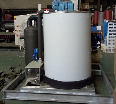 泰*公司許先生向本公司購第三台5T淡水片冰蒸發器