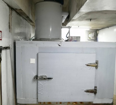 大潤發平鎮店向本公司購2T淡水片冰蒸發器及儲冰庫,搭配工程安裝施工